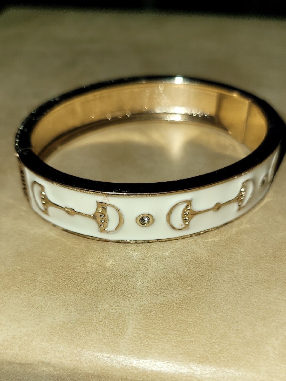 Fornash: Known as the Fornash Equestrian Clasp Bangle or Horse Bit Hinge Bangle. - Picture 3 of 10